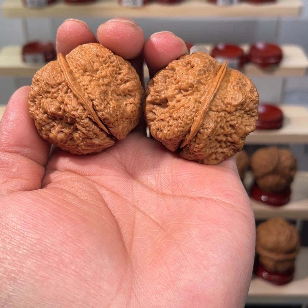 核桃文玩铁核桃临沧古蟾王42尺