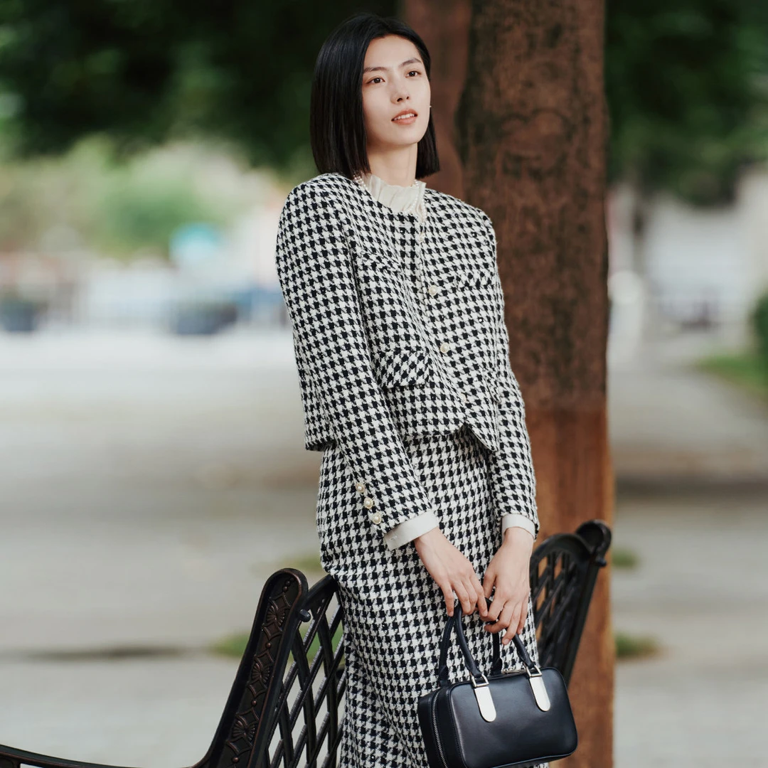 【众心专属】歌蒂诗秋简约高级气质短款小香风外套女 8E33W5154