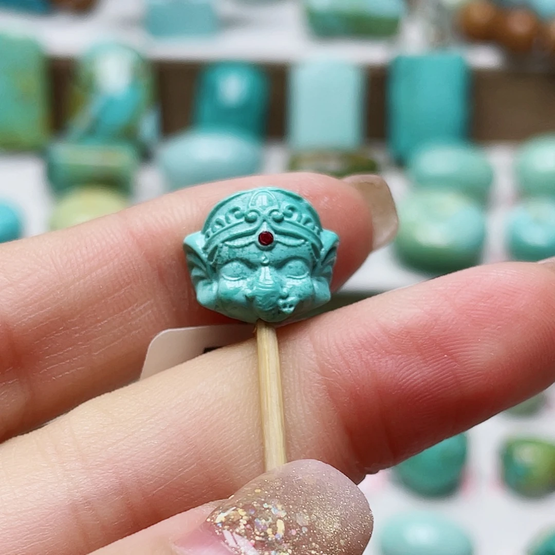 绿松石未镶嵌珠宝奇石