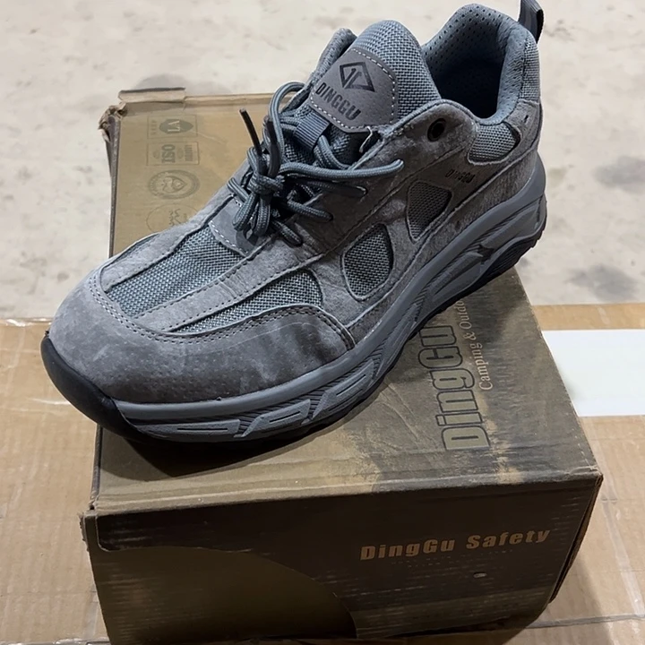 41码防砸防刺劳保鞋。