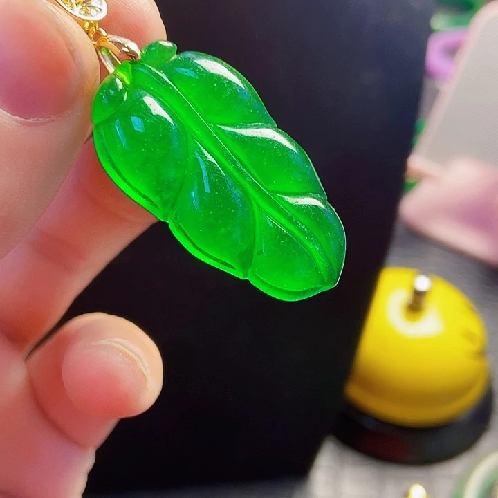 翡翠14K金镶嵌颈饰