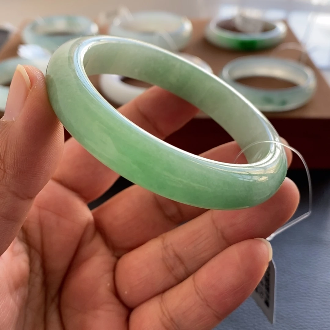 翡翠未镶嵌手镯天然翡翠手镯