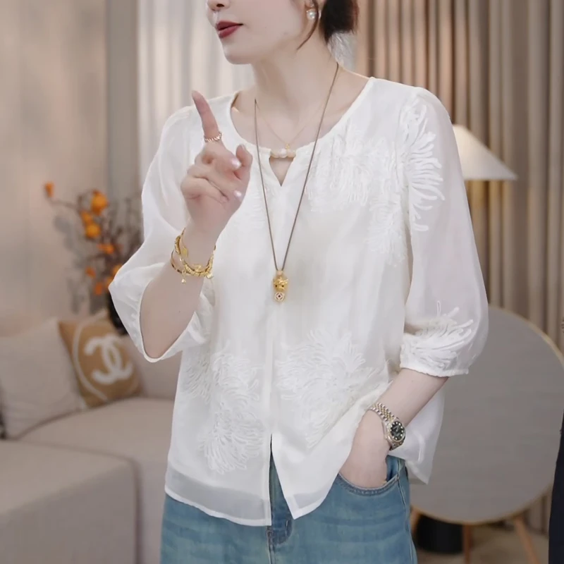 设计感莱赛尔刺绣衬衫女宽松减龄气质显瘦时尚中袖小衫气质百搭