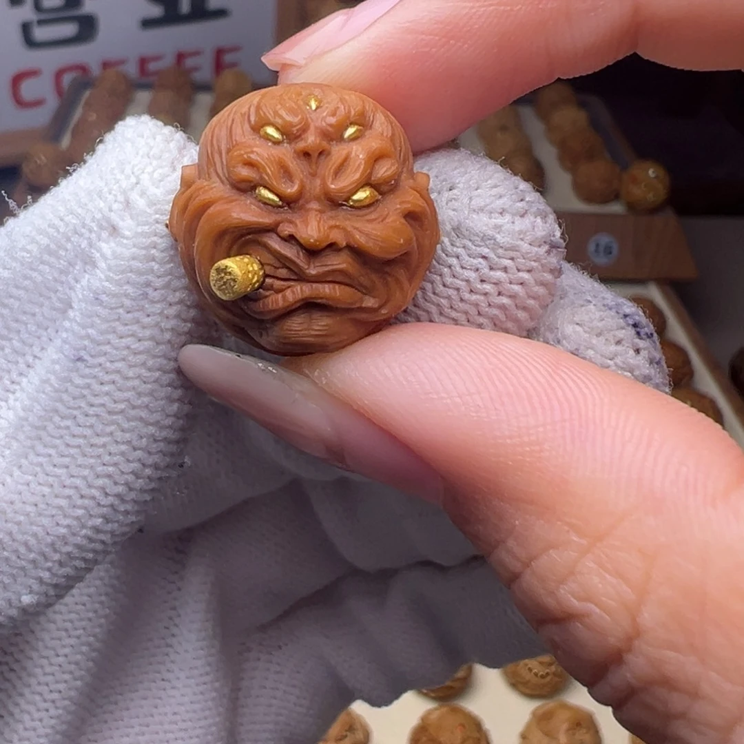 猴头核桃把件精修镶嵌金烟鬼全品有正常封口线