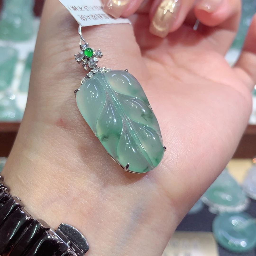 吊坠(不含链)18K金镶嵌翡翠