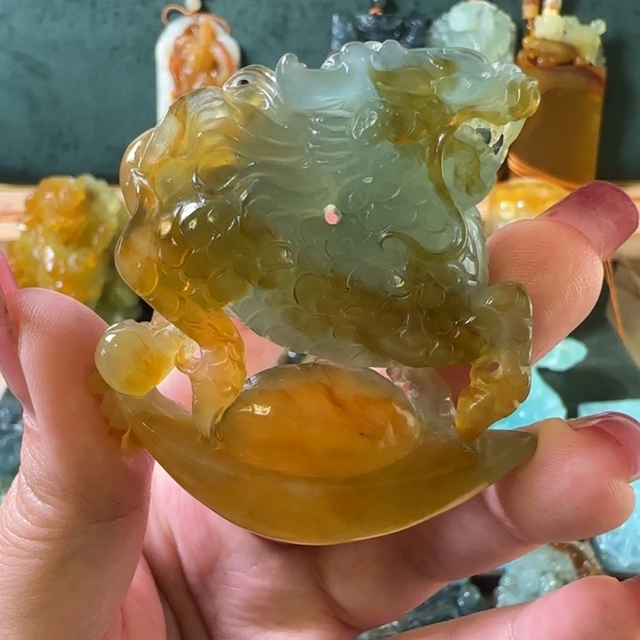 流***️岫玉未镶嵌颈饰麒麟