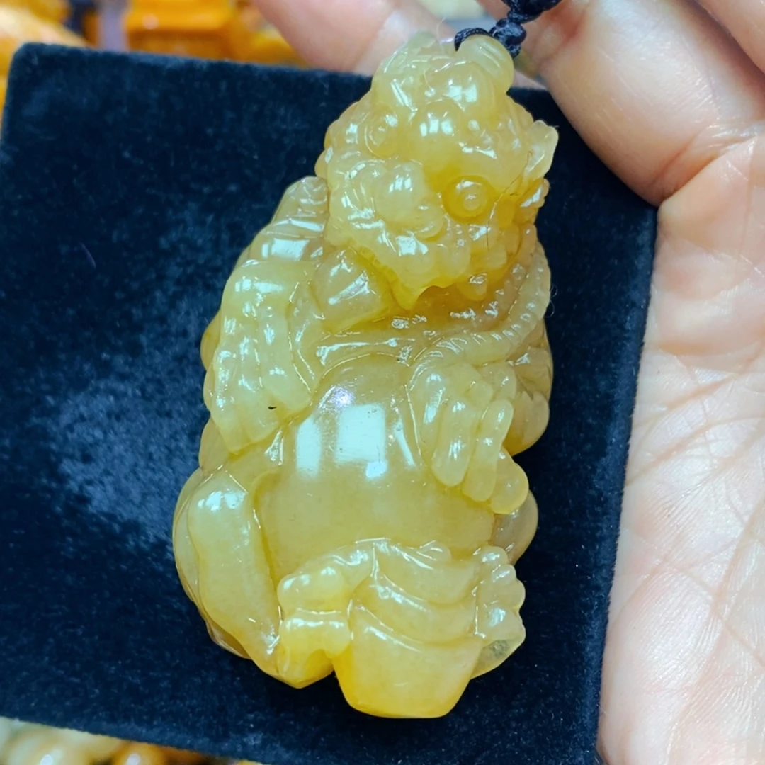 未镶嵌石英质玉（黄龙玉）项链