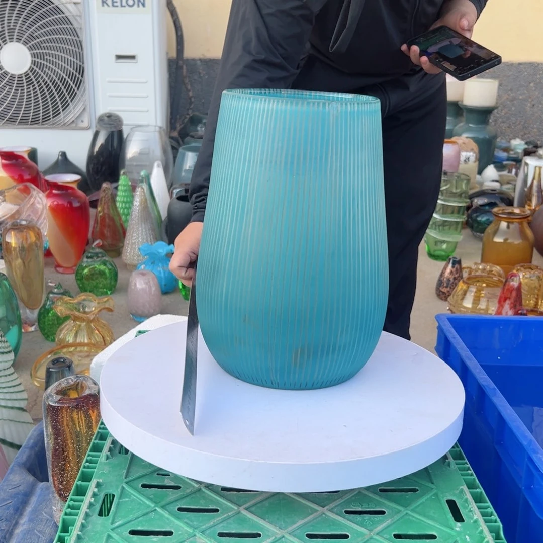 透蓝色琉璃花器摆件高度33磕伤