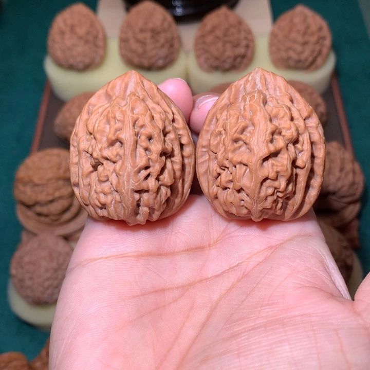核桃文玩核桃把件红锦鲤