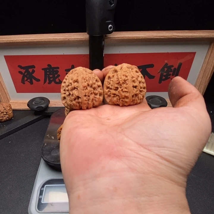 护***y文玩核桃吊坠南疆