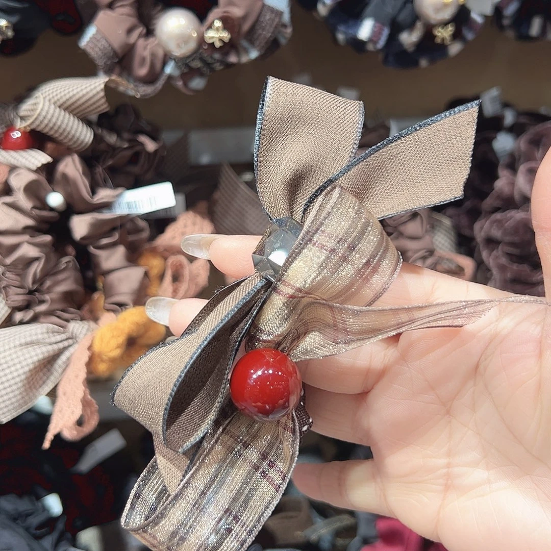 非金属红豆咖色蝴蝶结面膜圈