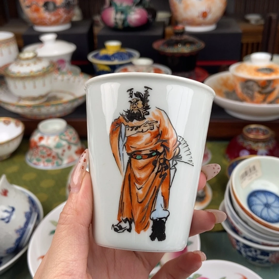陶瓷的设计师是什么时候