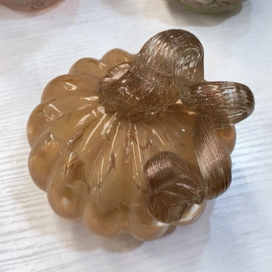 琉璃花瓶高11厘米宽10厘米