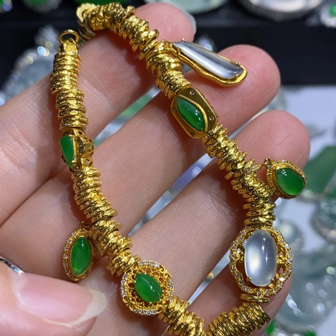 翡翠18K金镶嵌手链盘缠