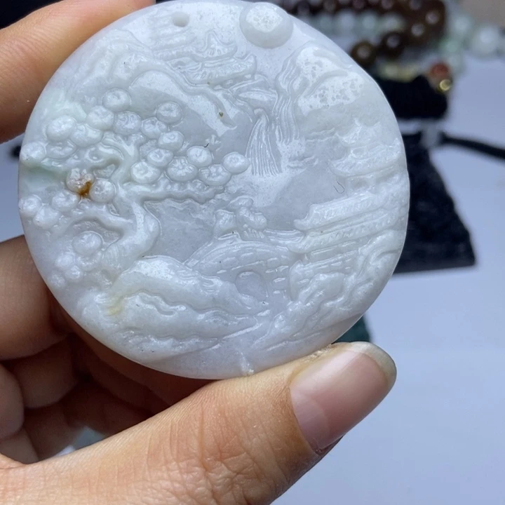 翡翠颈饰未镶嵌翡翠