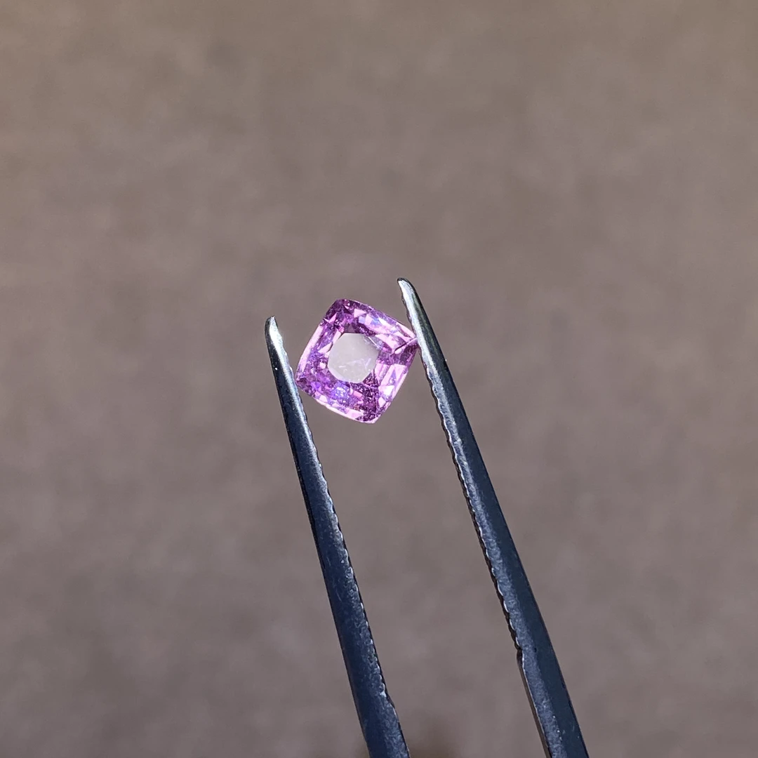 23T2541 无烧粉色蓝宝石 0.77克拉