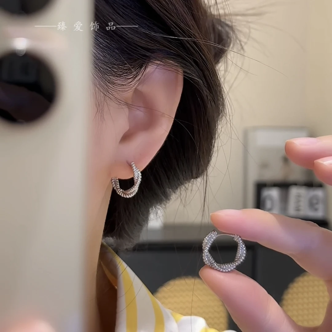 铜合金耳饰 个性金属麻花缠绕耳圈气质时尚简约设计感高品质耳环