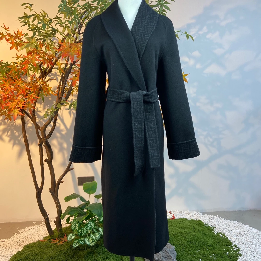 99新 FENDI/芬迪 2509250/38码/Logo满印里衬翻领束腰大衣