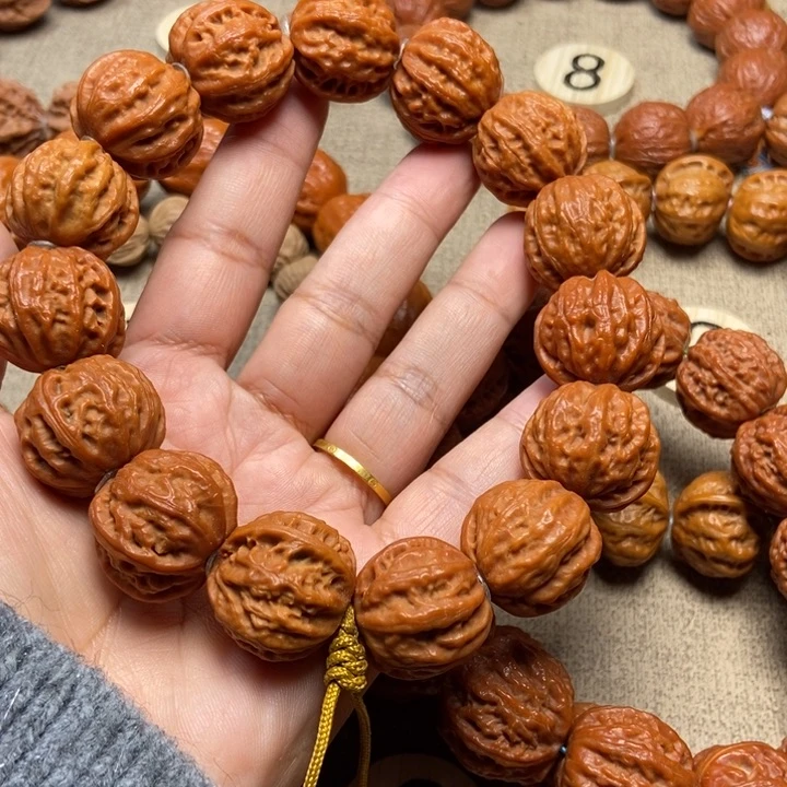 文玩核桃吊坠白****马粗筋八棱