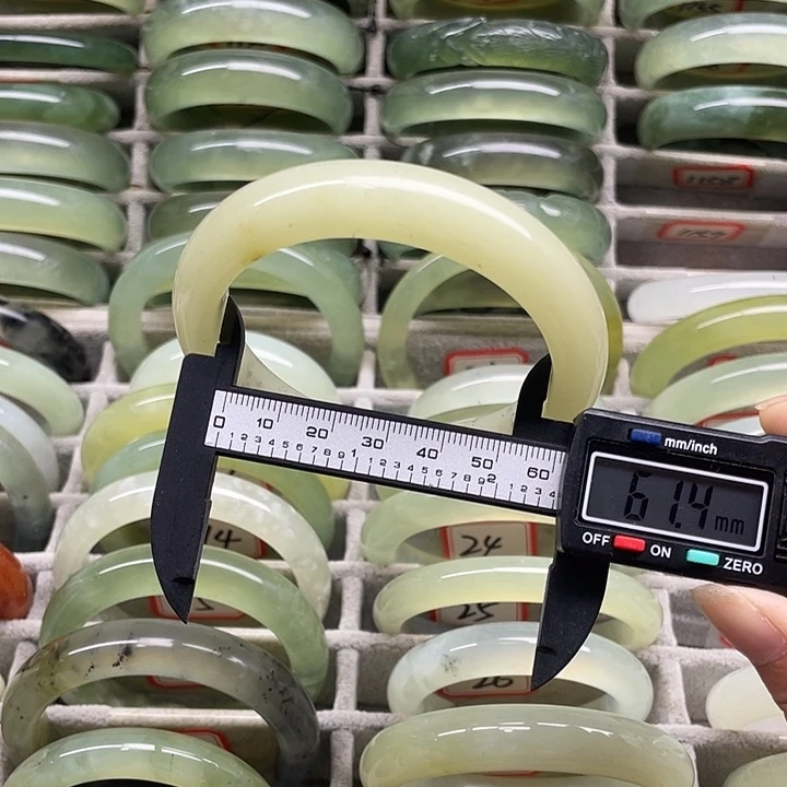 未镶嵌蛇纹石玉手镯34