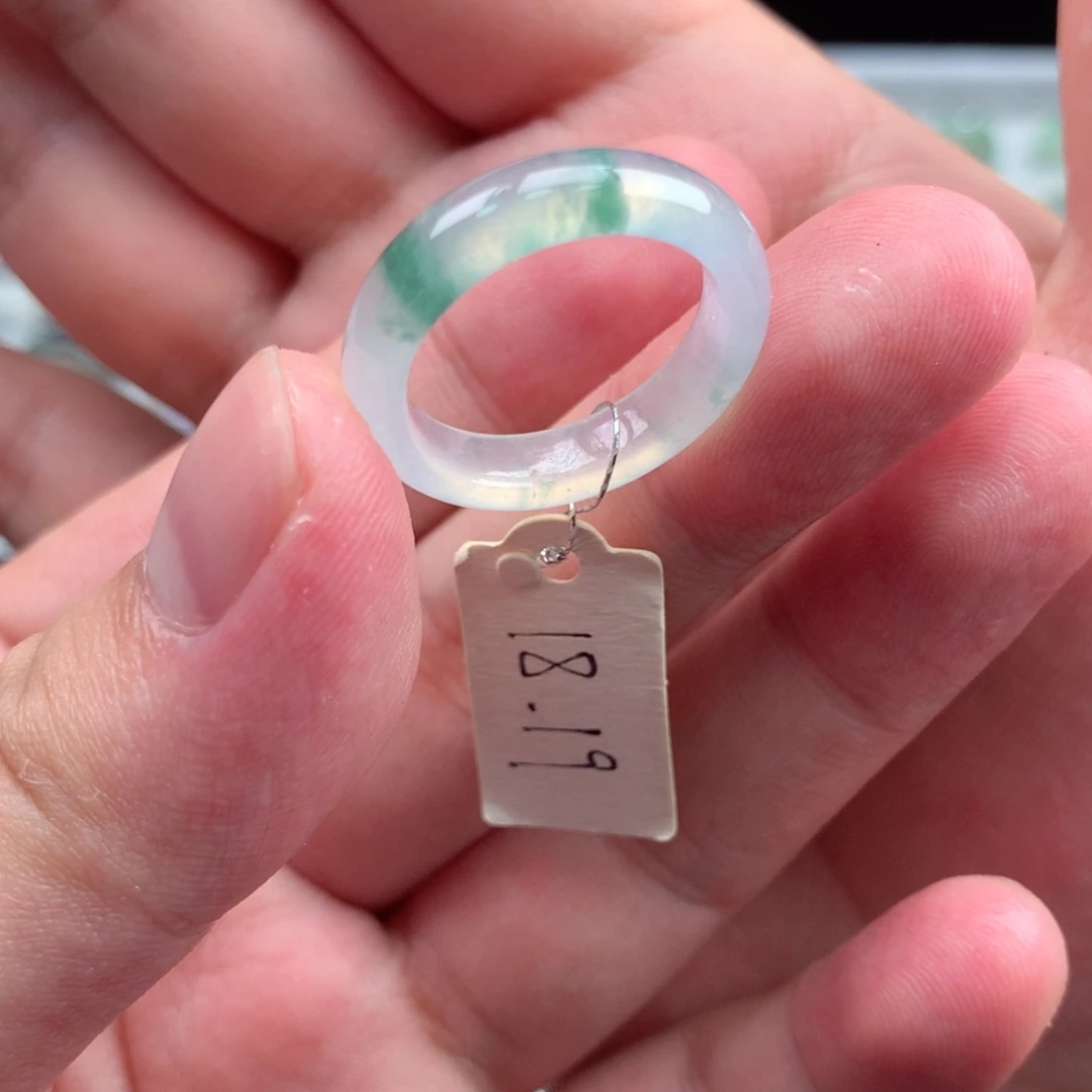 翡翠戒指未镶嵌天然