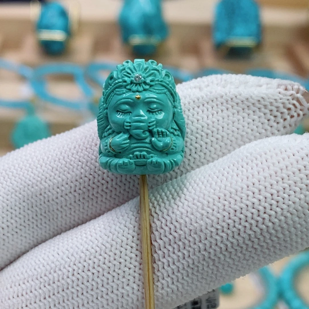 绿松石未镶嵌珠宝奇石