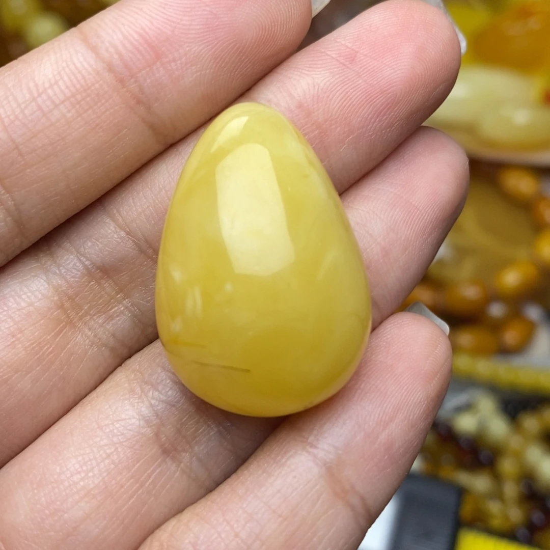 未镶嵌琥珀珠宝奇石