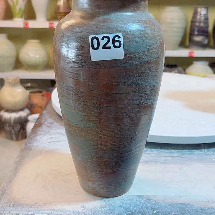 宁***.陶瓷精品口9.5，高30，026，摆件