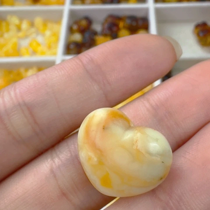 蜜蜡未镶嵌珠宝奇石全品 18.6×15.3×9.9mm