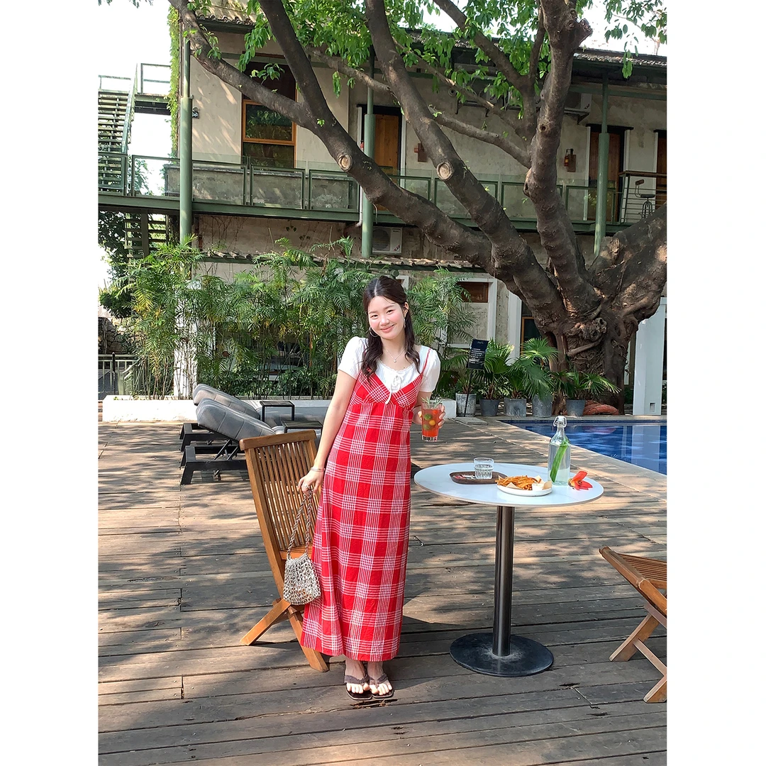 火火火【芭乐气泡水】韩系格纹v领吊带连衣裙L32419HH52