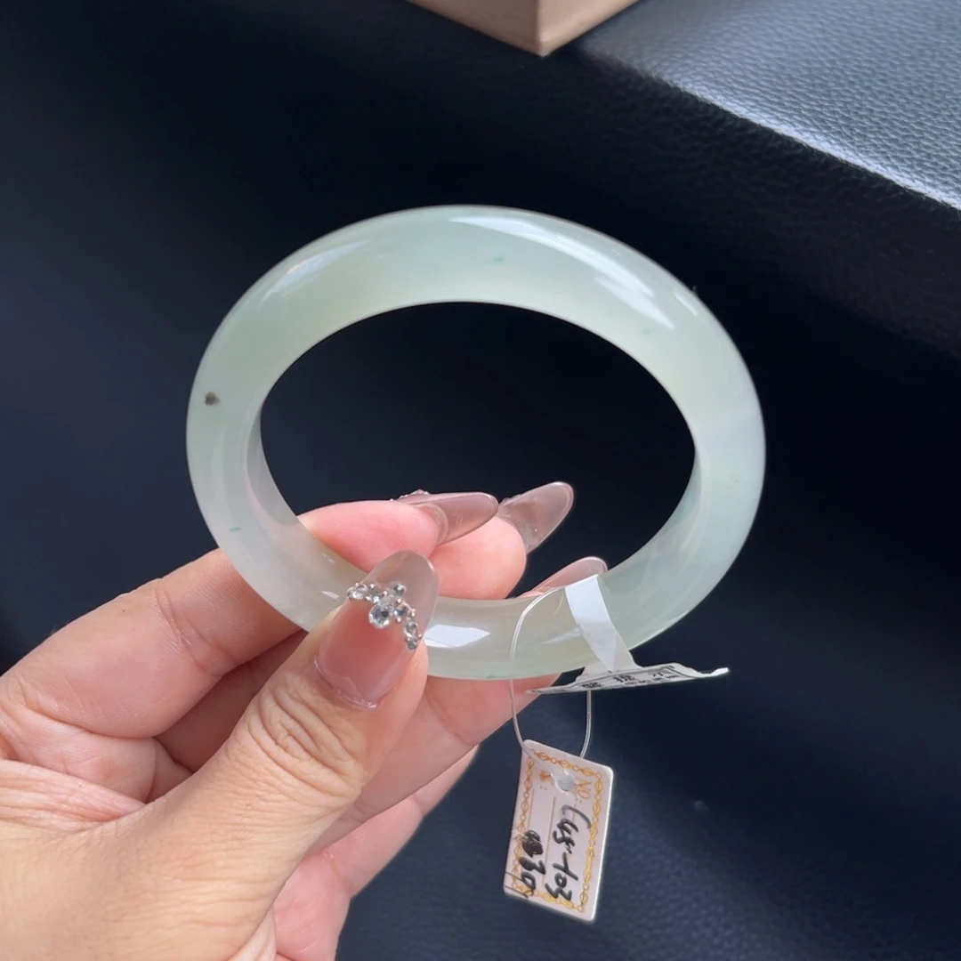 石英质玉未镶嵌手镯59