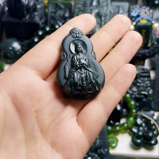 蛇纹石玉未镶嵌颈饰小****?