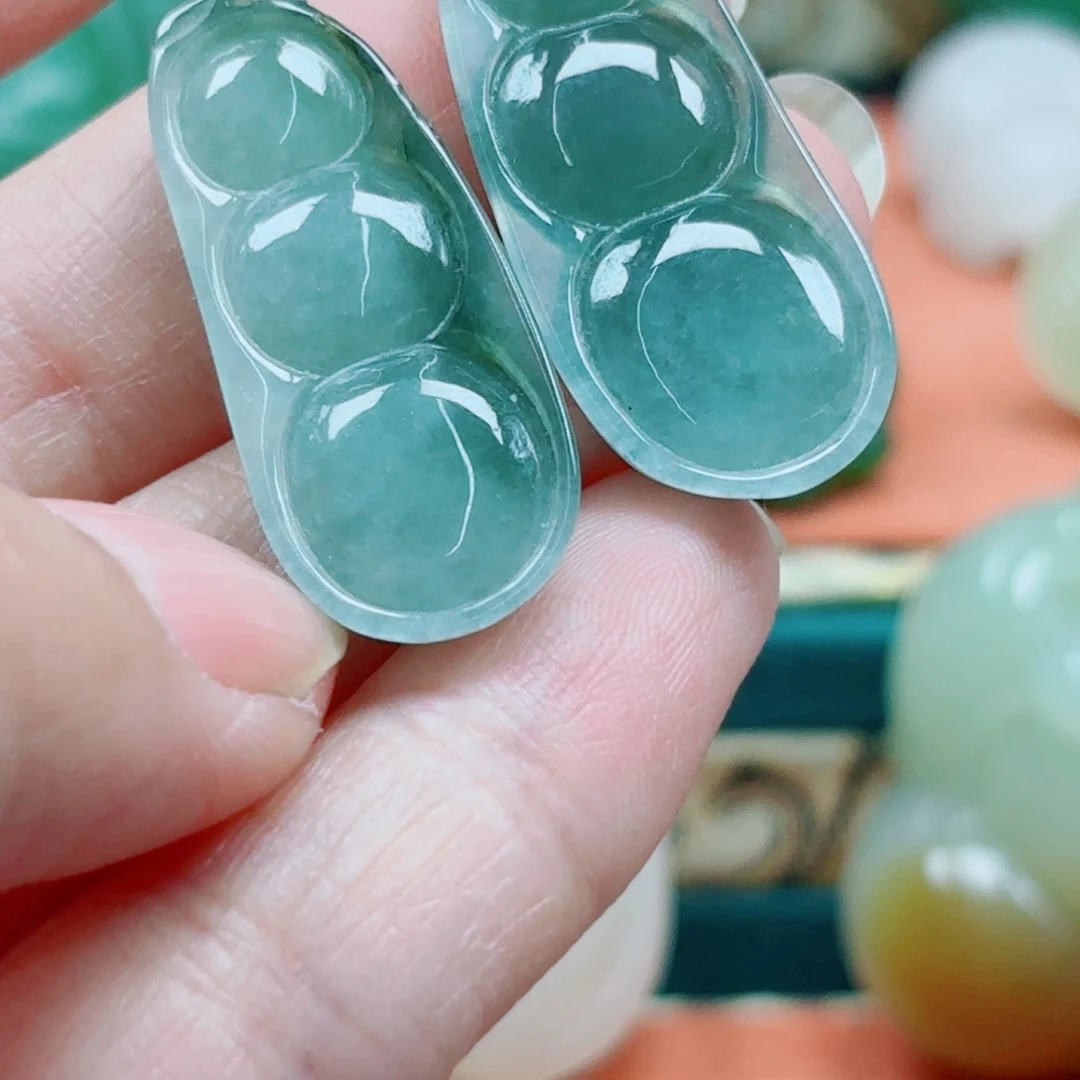 ****）翡翠未镶嵌颈饰多样性发货一件