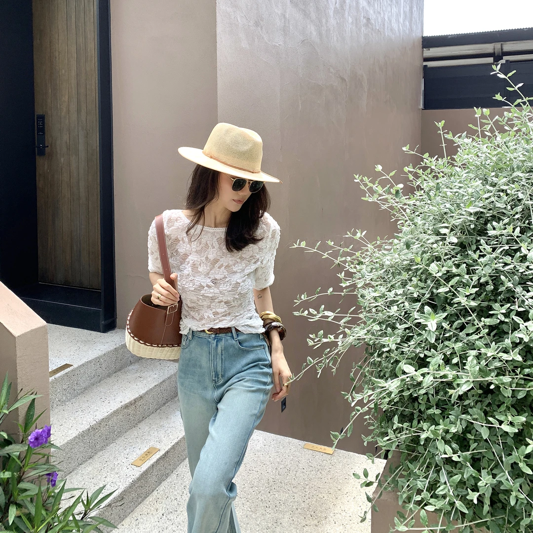 【ALONE SAVOR】龍喜儿 荆棘 优雅减龄原创蕾丝小花圆领衬衫J425