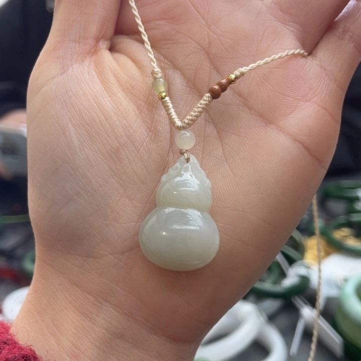 和田玉未镶嵌颈饰和田玉葫芦