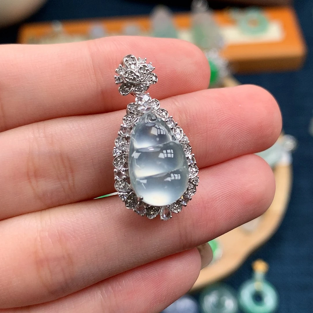 吊坠(不含链)18K金镶嵌翡翠