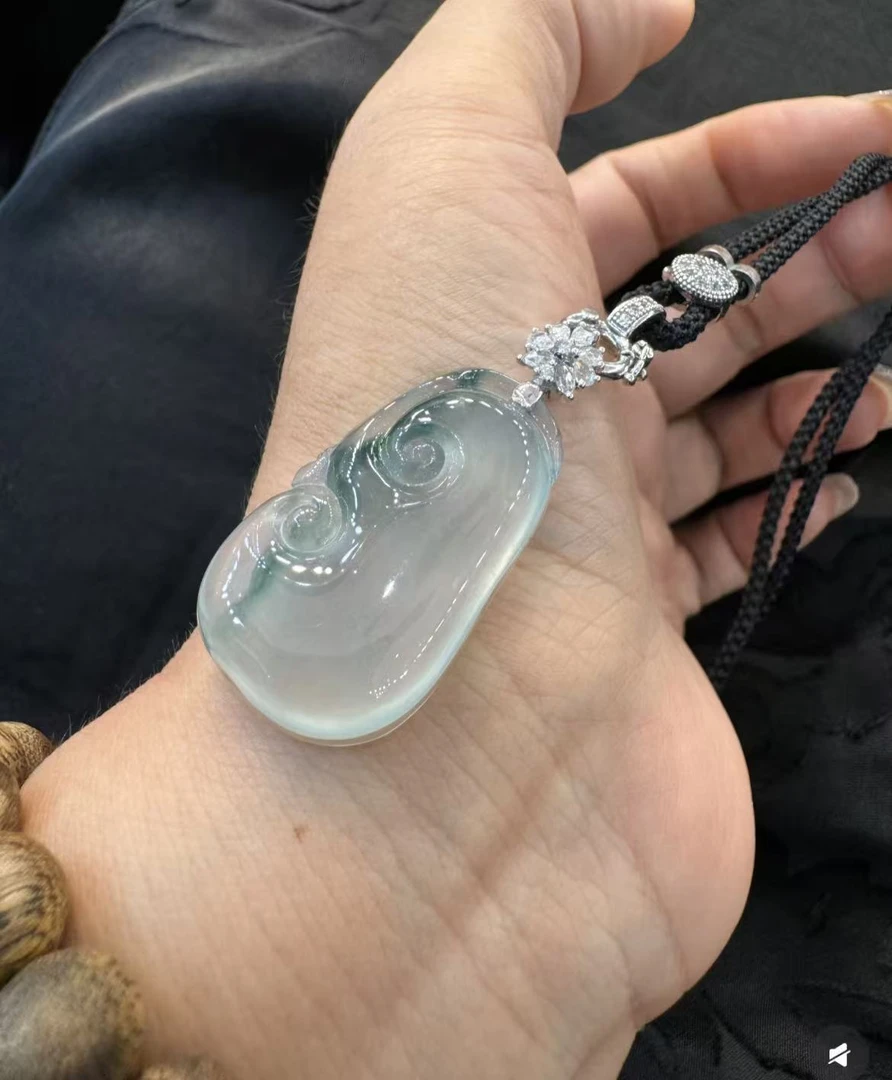 天然缅甸翡翠A货如意吊坠