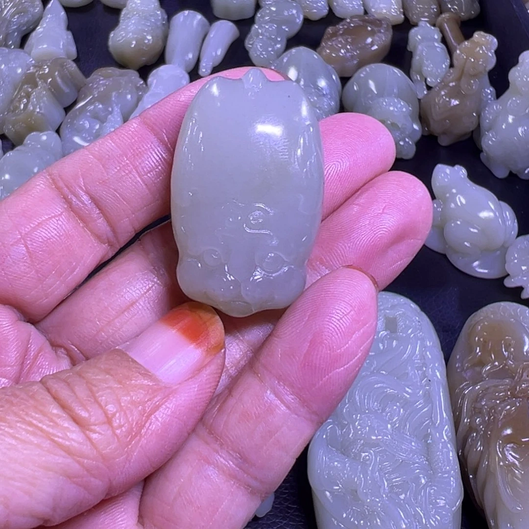 和田玉（糖玉）未镶嵌挂件