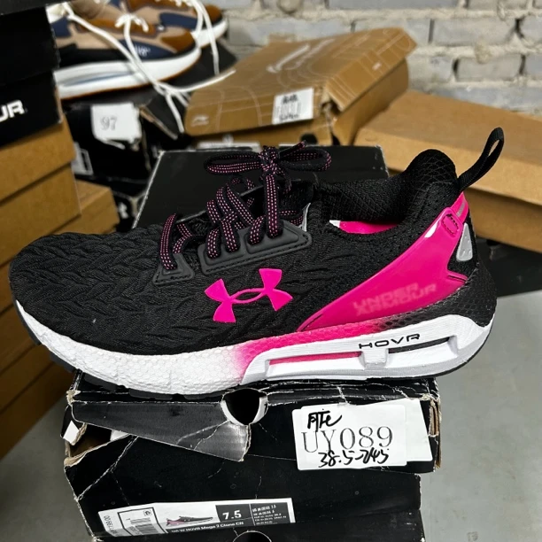 安德玛断号-运动鞋-UY089