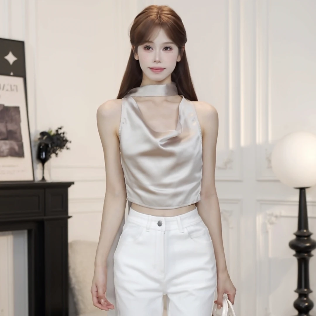 小小仟 缎面深U挂脖吊带背心女时尚休闲短款纯欲风白色牛仔裤