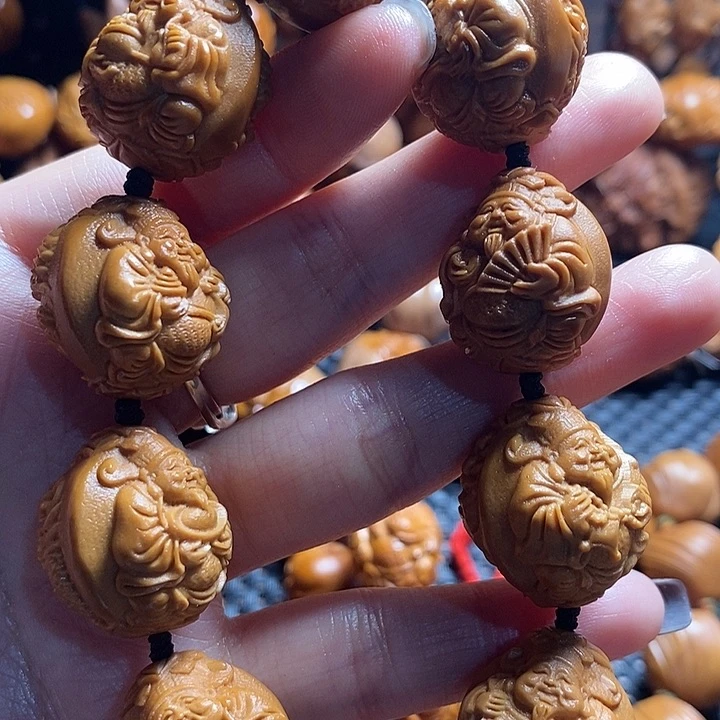 吊坠橄榄核2.1左右龙财神