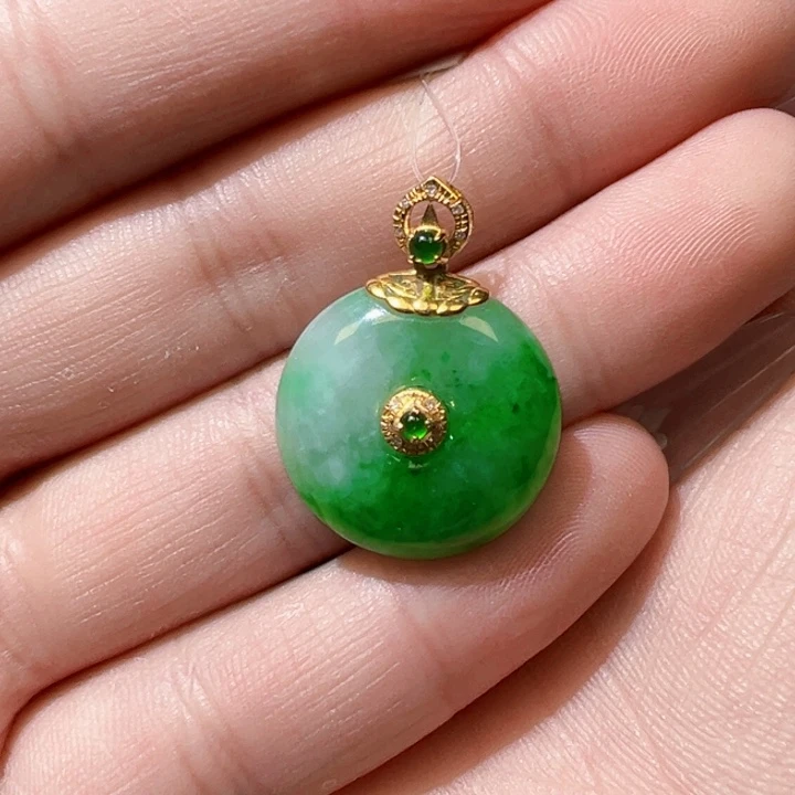 翡翠挂件18K金镶嵌翡翠