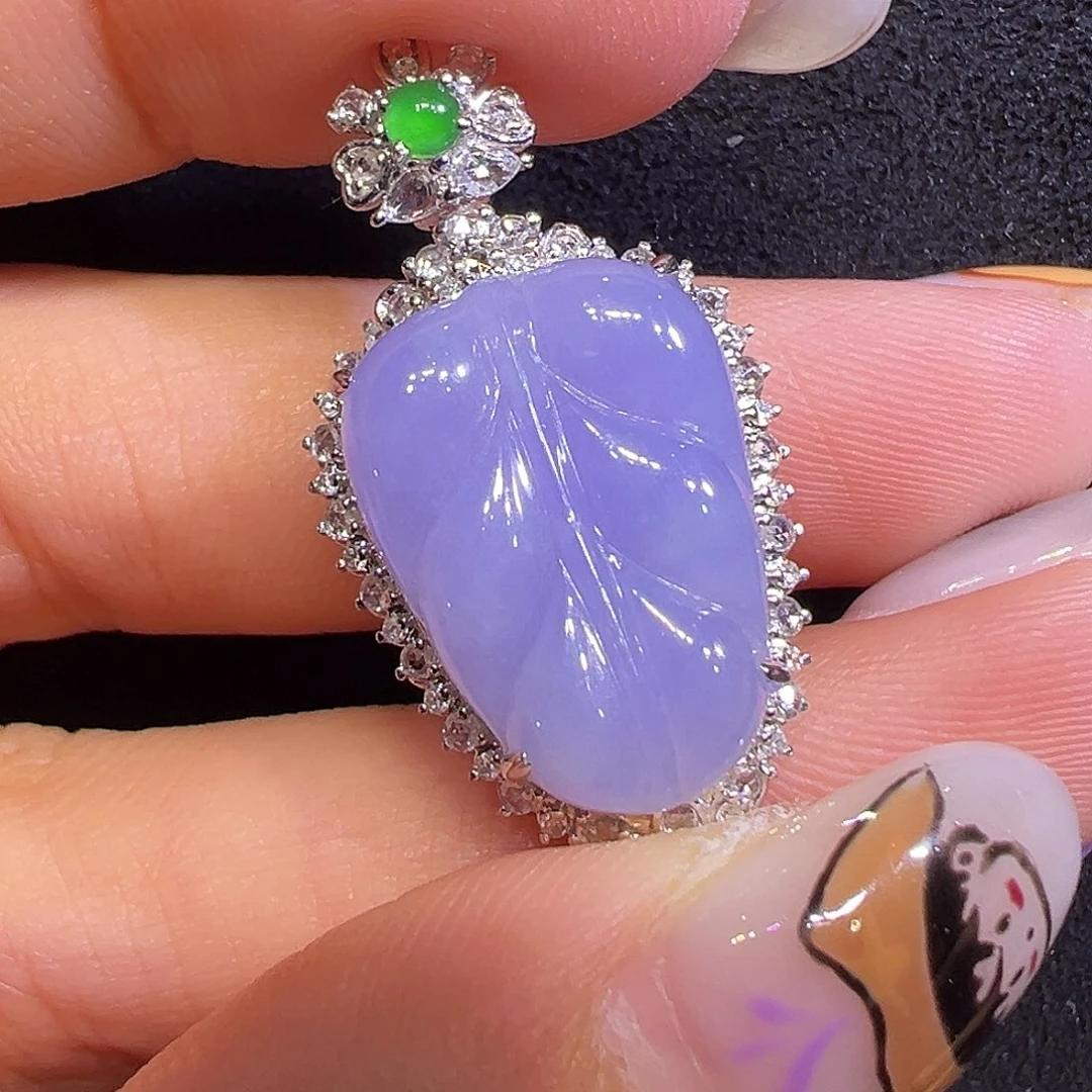 翡翠18K金镶嵌颈饰叶子