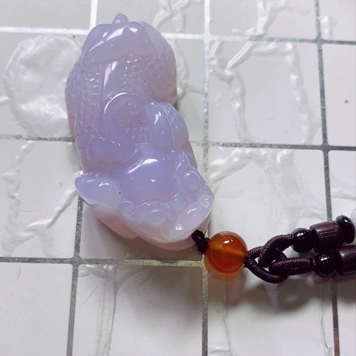 玛瑙/玉髓貔恘吊坠未镶嵌