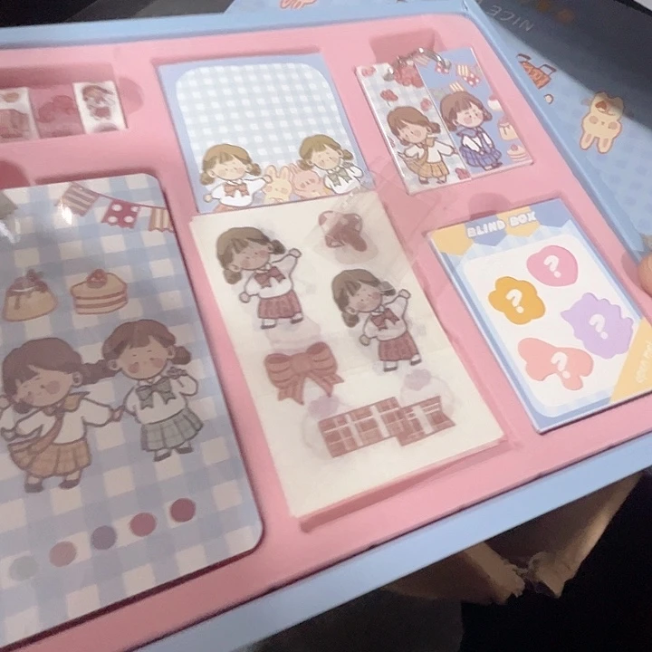 手帐贴纸套盒。