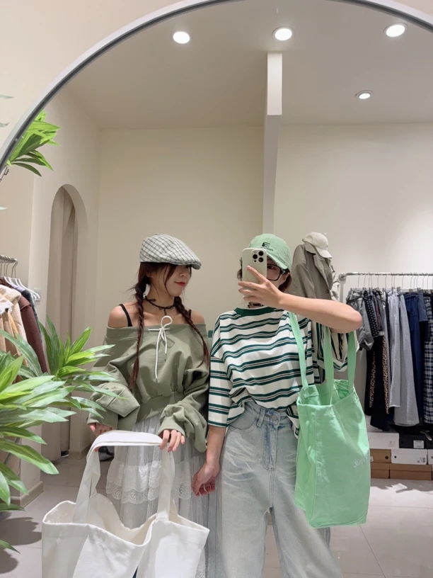 绿色条纹短袖T恤