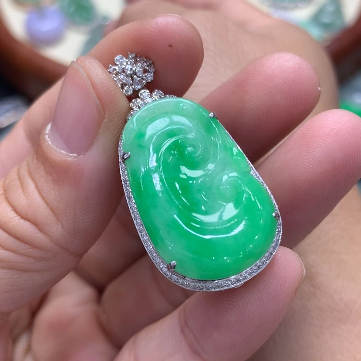 翡翠吊坠(不含链)18K金镶嵌