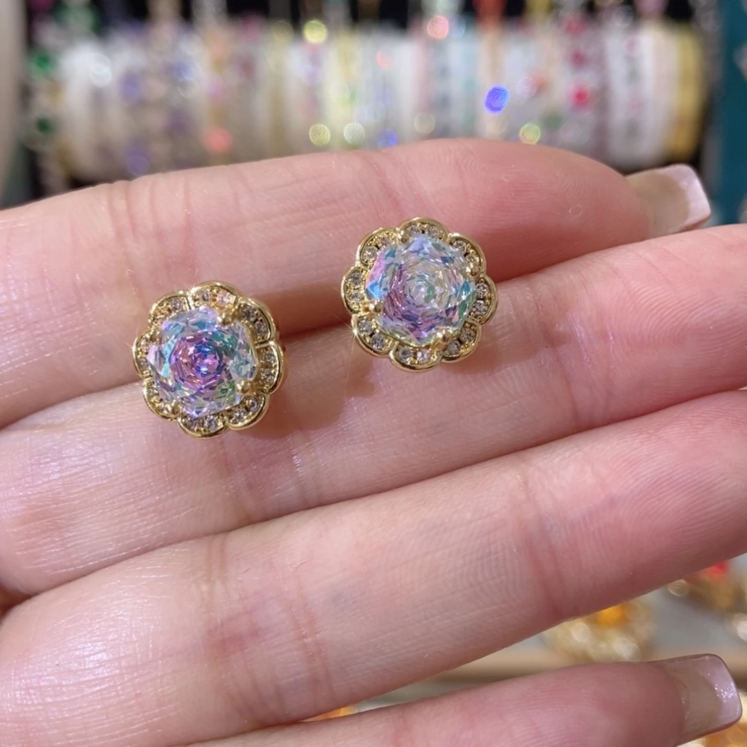 66锆石（处理）耳钉