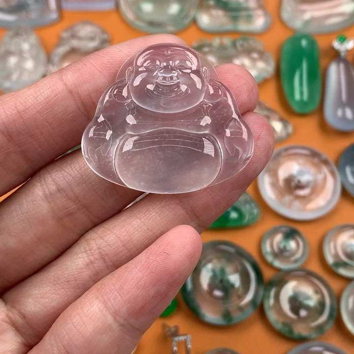 翡翠挂件未镶嵌….