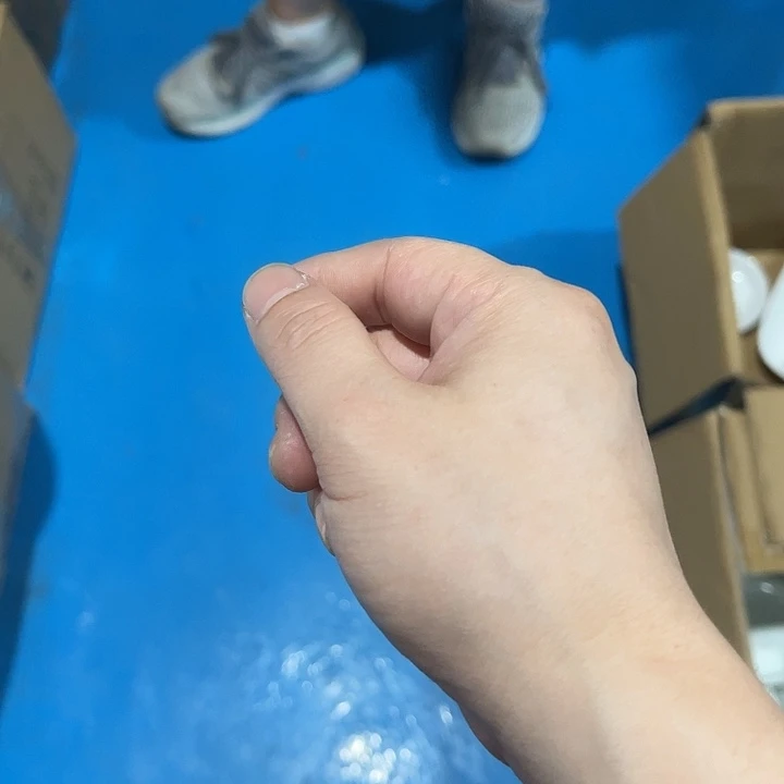 H***瓷片青瓷大勺两个，小勺十个，微瑕包邮